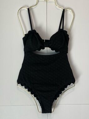 NWT Cupshe Black Textured One-Piece Swimsuit Cutout Adjustable Straps XS